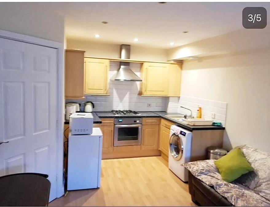 Pinfold Court Apartments Knowsley Exterior photo